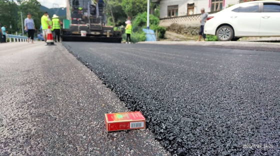 薄いアスファルト上敷の州議会の道路管理のひびの密封のアスファルト舗道を混合しなさい