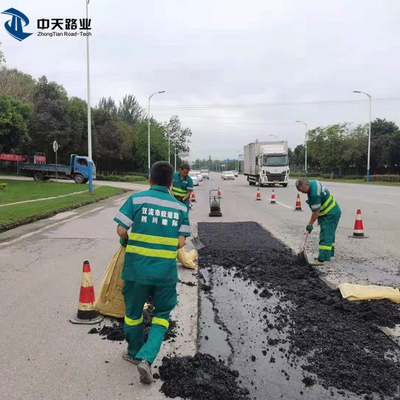 冷たい組合せのアスファルト パッチのアスファルト修理道路工事材料を満たす穴