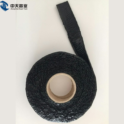 6cm x 3mmの自己接着私道瀝青テープ即刻のアスファルト密封のひびのシーリング