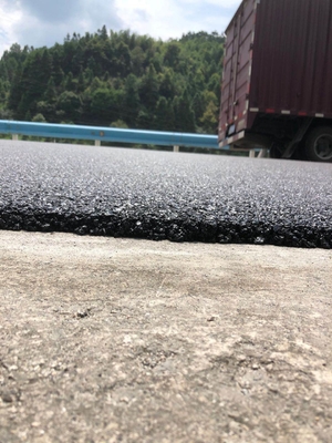 1.5cm 2cmのアスファルトによって上にあられる瀝青の道修理具体的な舗装の維持